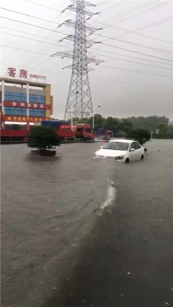 一場大雨淹沒了常州，龍城變水城，救援工作積極開展中?。?！20